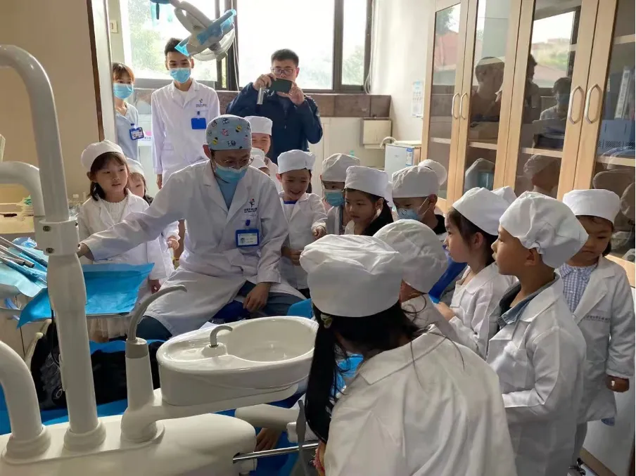 1714095615178883.jpg 6405.jpg